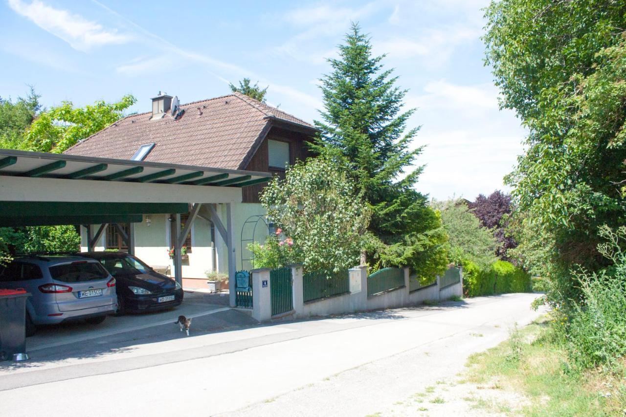 B&B Family Basement Apartment, Breakfast, Free Parking, 5Km From Tulln Chorherrn Extérieur photo