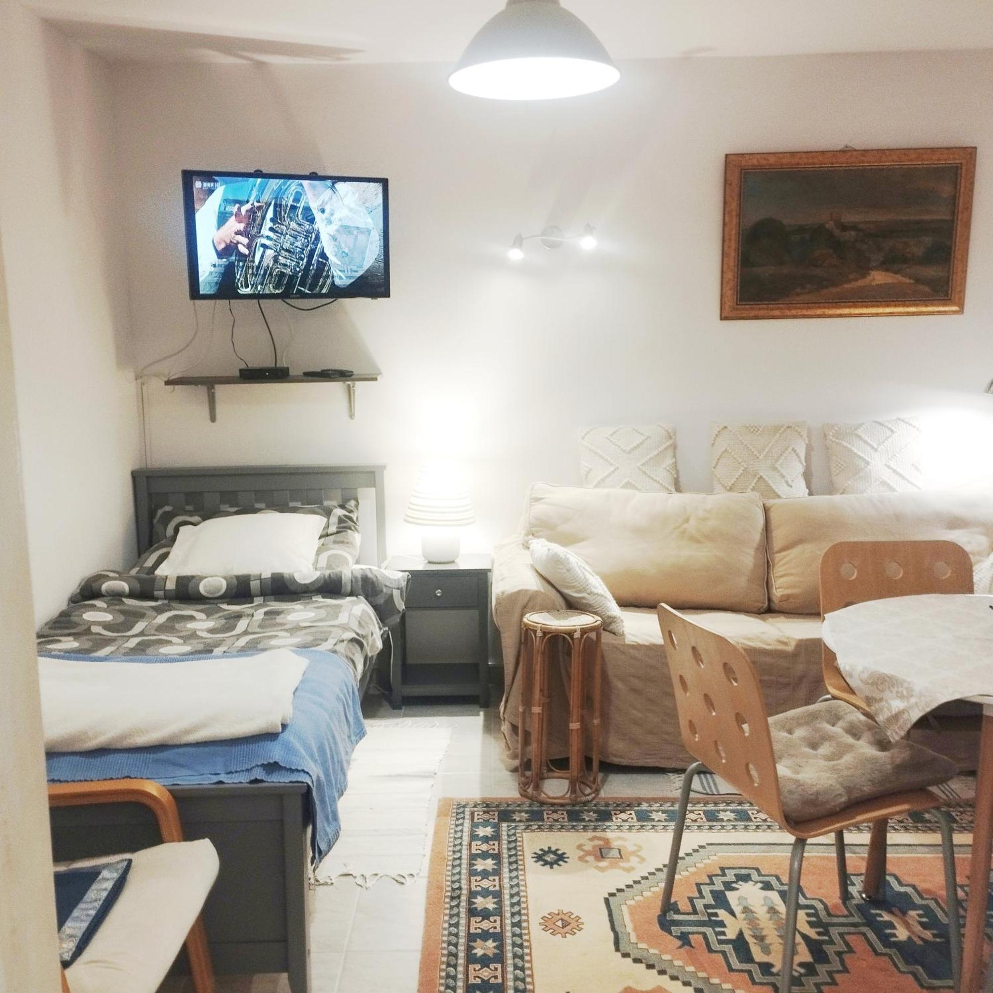 B&B Family Basement Apartment, Breakfast, Free Parking, 5Km From Tulln Chorherrn Extérieur photo