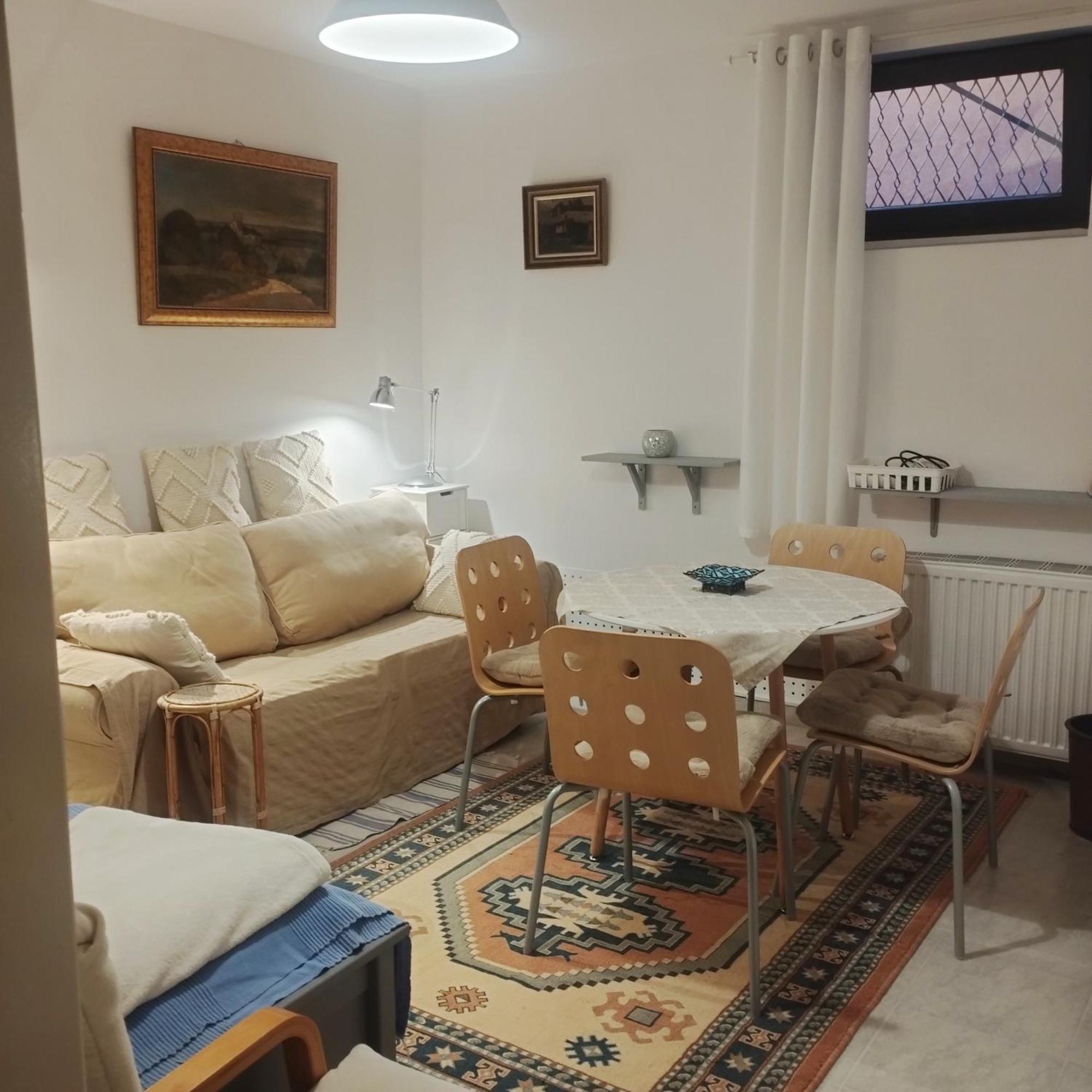 B&B Family Basement Apartment, Breakfast, Free Parking, 5Km From Tulln Chorherrn Extérieur photo